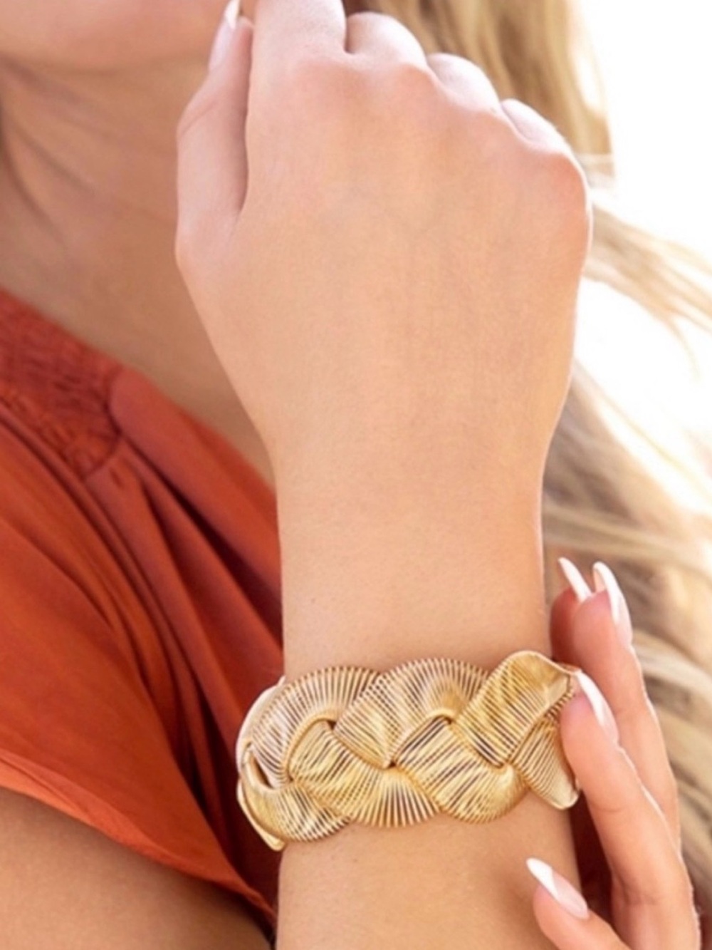 The Plunder Design Sophia Stretch Bracelet Gold Tone NWOT